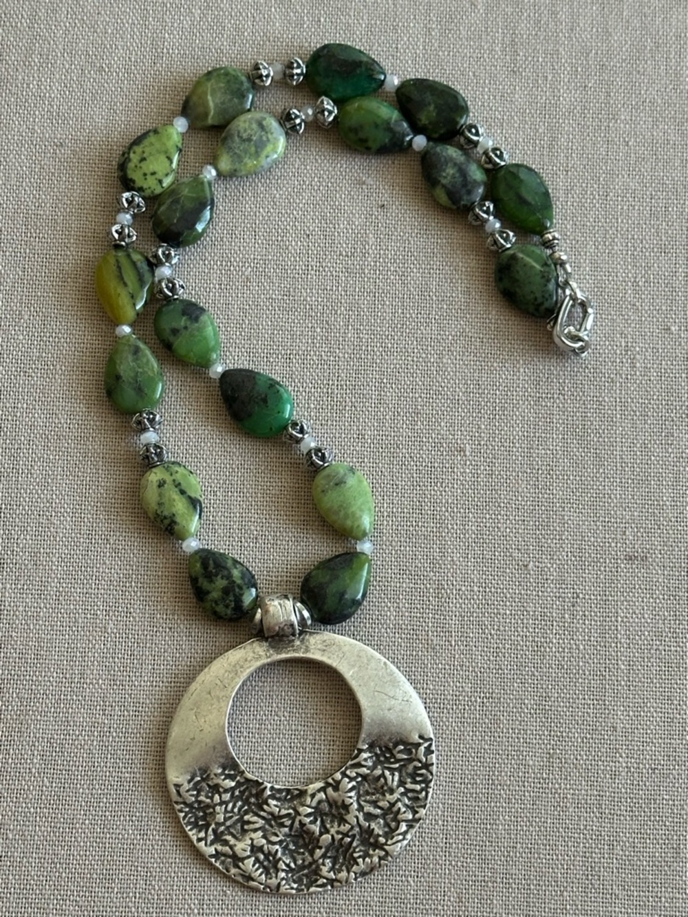 22 inch Beautiful Canadian Jade bead necklace NWOT - Picture 7 of 14